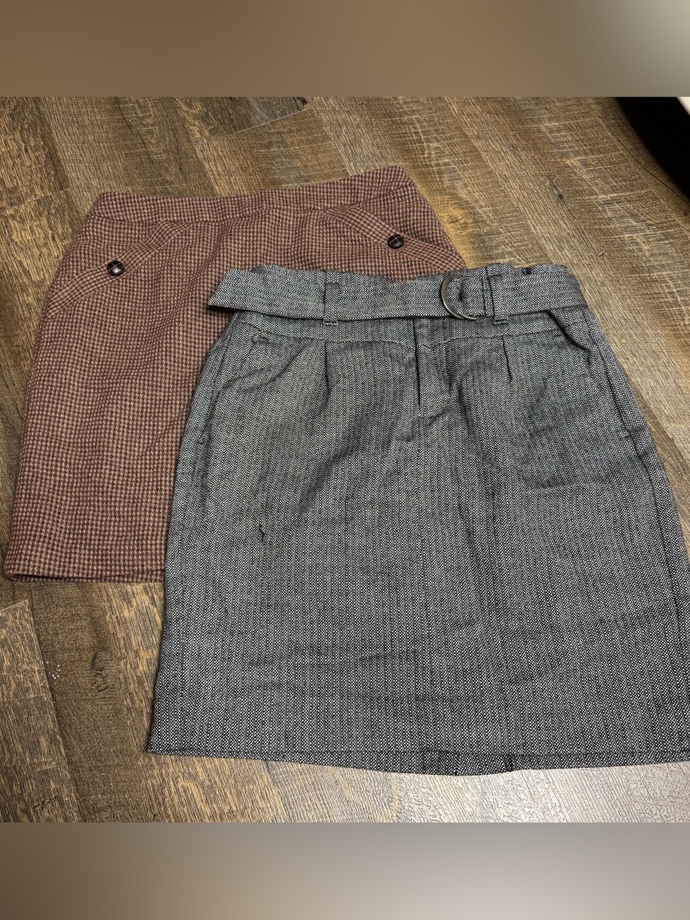 Two Women’s Banana Republic Pencil Skirts (Size 2 & 4)